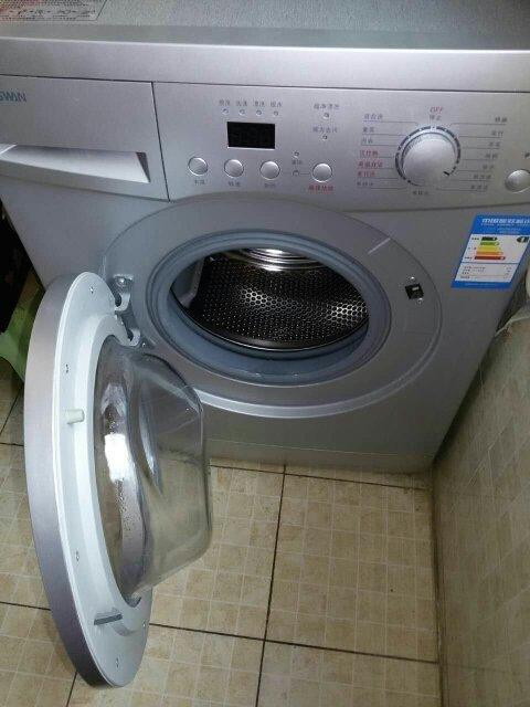 通风口问题如果衣服过多会造成洗衣机卡死,造成波轮或脱水桶被卡主
