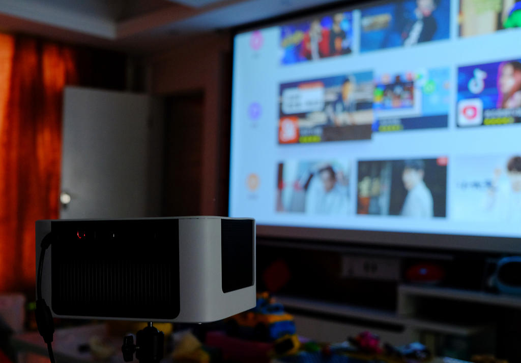 投影仪开机有异响是什么原因？开机后嗡嗡响怎么解决？