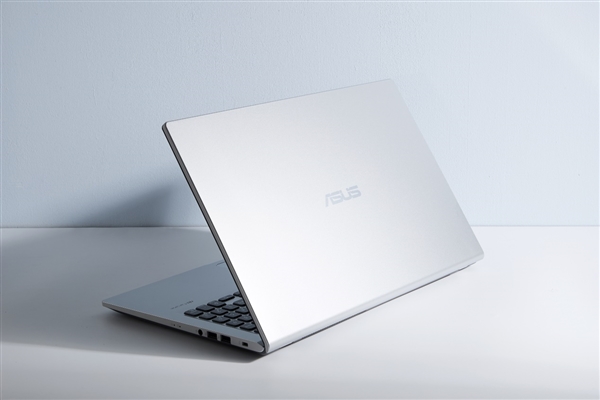 电脑屏幕卡机怎么重启？卡机了怎样强制关机？