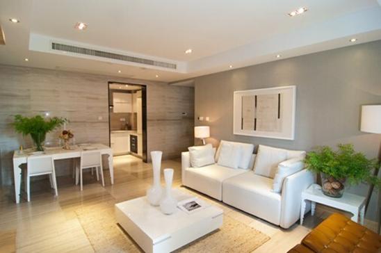 新装的中央空调吹出来的风有异味是什么原因？怎么办？