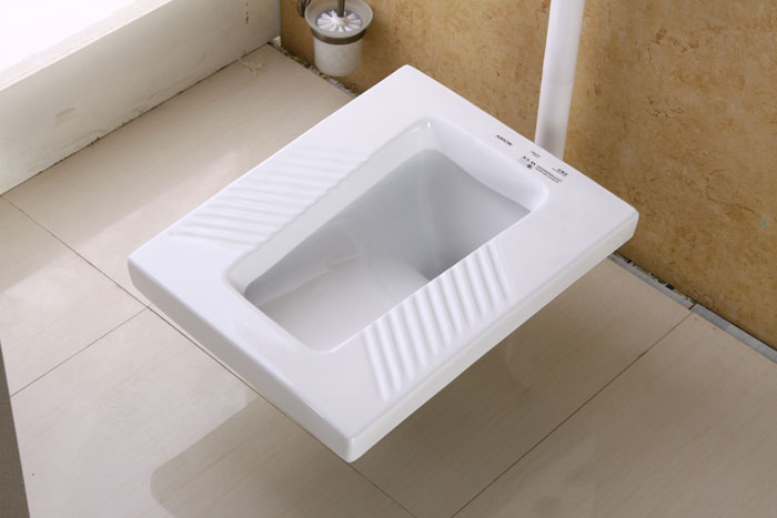 箭牌蹲便器凹槽的地方有积水是怎么回事?