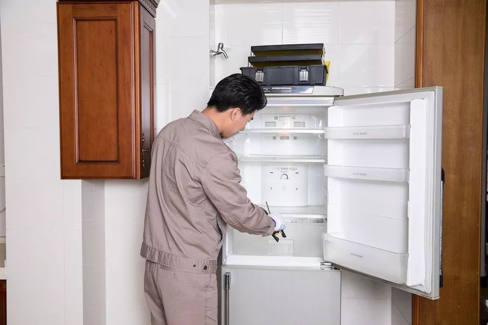 冰箱压缩机流水的声音太大怎么处理？