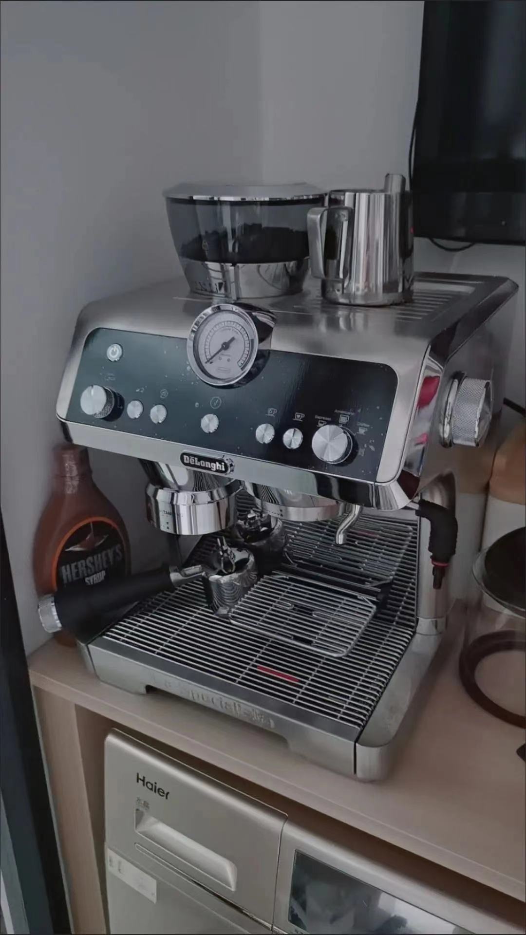 半自动咖啡机一插电电磁泵就响是怎么回事