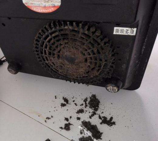 电磁炉表面烧焦痕迹图图片
