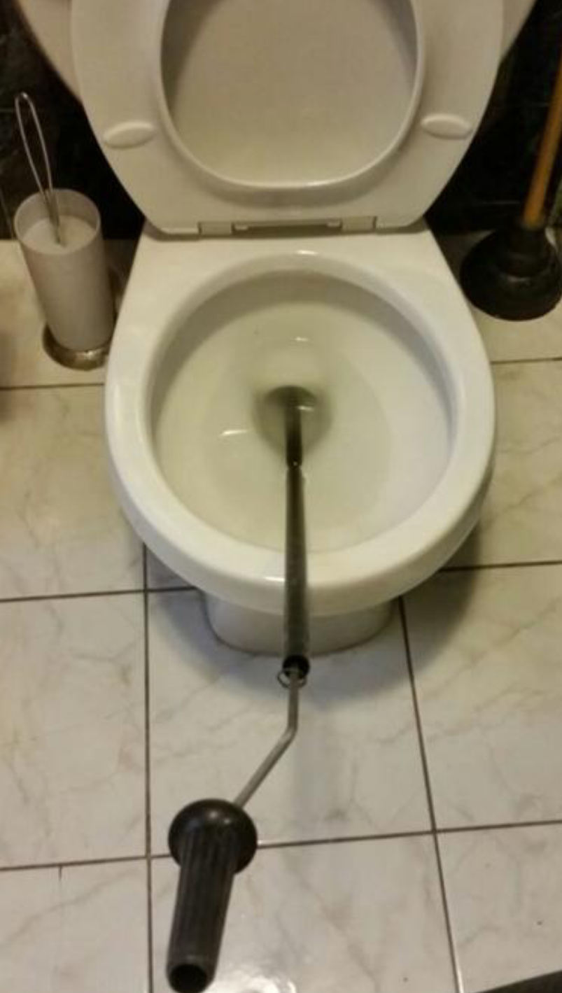 家电维修之家编辑1年前14082阅读拉的屎太硬太粗把马桶堵了怎么办?