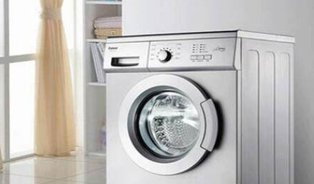 洗衣机有臭味是怎么回事白醋梦清理洗衣机的异味吗？