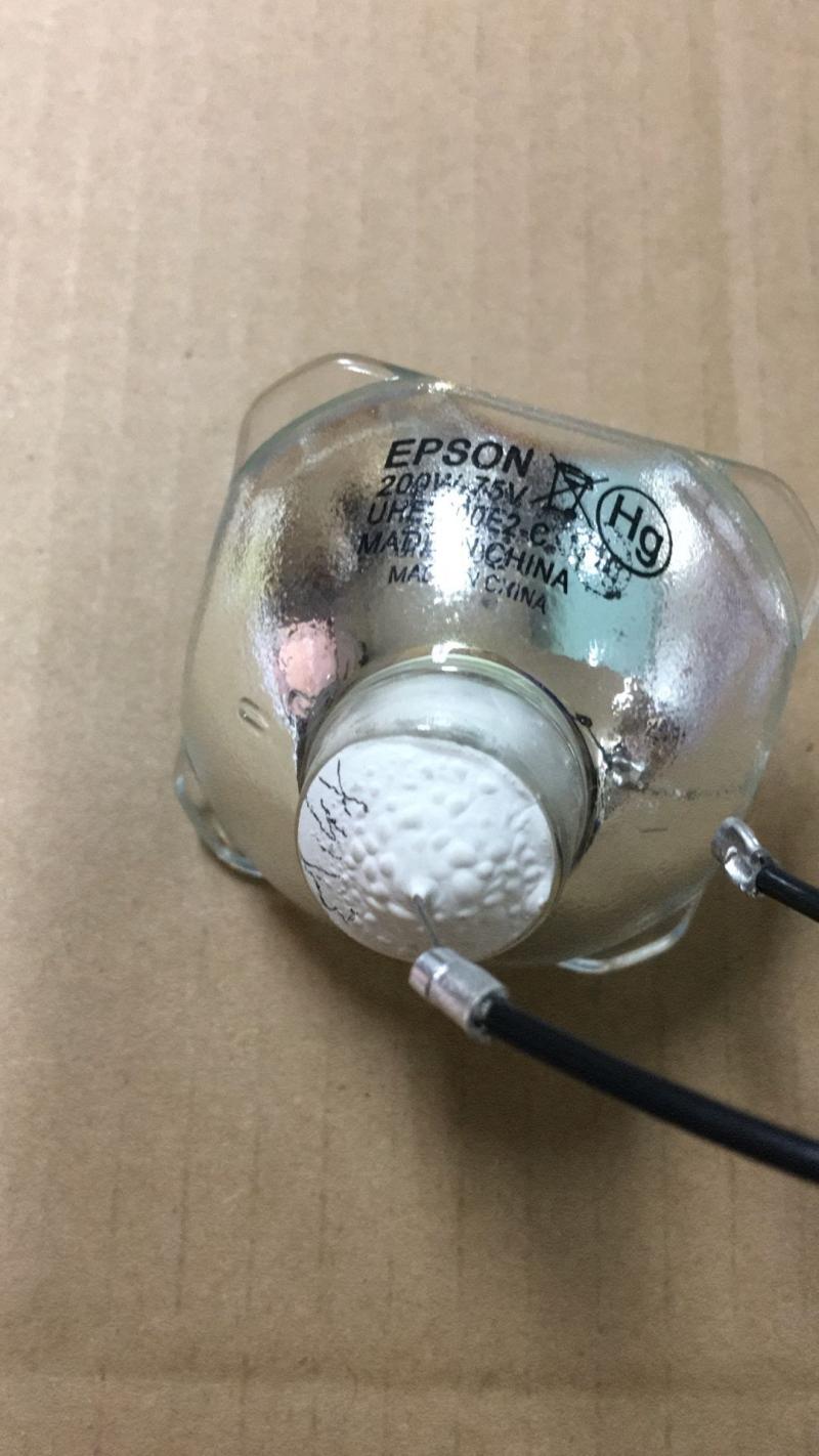 爱普生投影仪灯泡供电电压一般是多少伏（V）？
